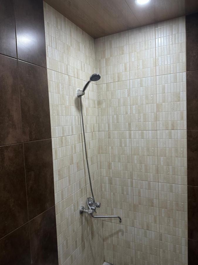 Favorit Hotel-Hostel Yerevan Exterior photo